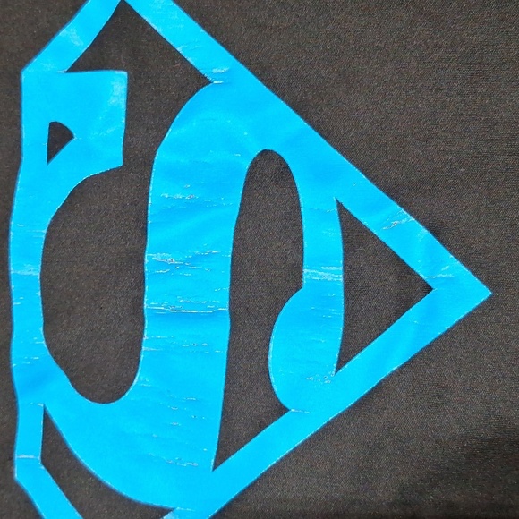 BOYS SUPERMAN T-SHIRT SIZE 6 - Picture 2 of 3